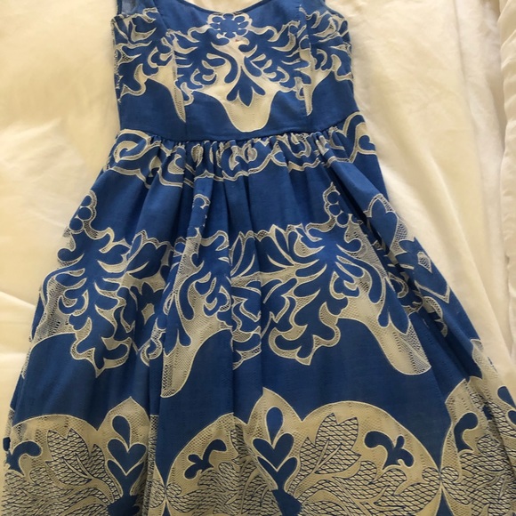Tracy Reese blue lace scalloped dress. Size 0. - Picture 3 of 4